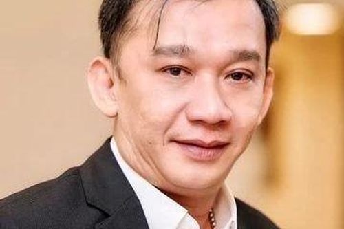 Showbiz 1/4: Tình trạng đáng ngại của nhạc sĩ Anh Khoa