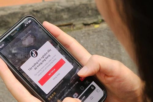 Nhận diện 3 kiểu 'thần y', bác sĩ rởm trên TikTok