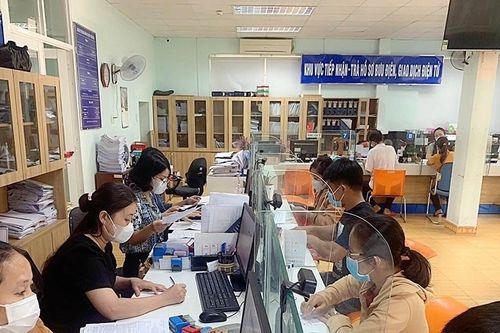 Chọn cán bộ 'được việc' quan trọng hơn bằng chính quy hay tại chức