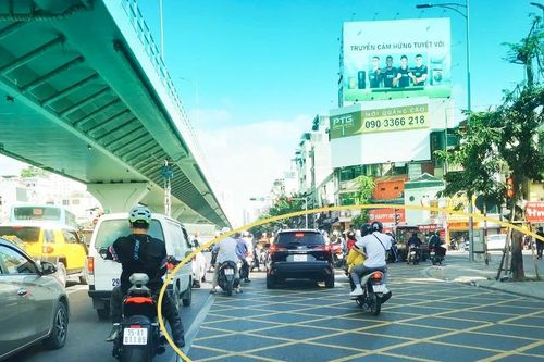 Tài xế cần cẩn thận khi đi trên vạch mắt võng để tránh bị phạt nặng