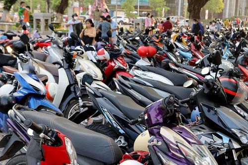 Chấm dứt hợp đồng khai thác nhiều bãi giữ xe ven biển Nha Trang