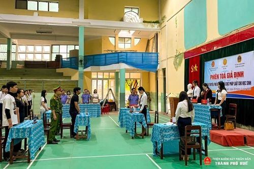 VKSND Phú Xuân, Phú Vang tuyên truyền pháp luật trong trường học