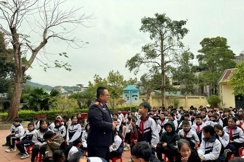 VKSND huyện Bình Liêu tuyên truyền phòng, chống ma túy và bạo lực học đường