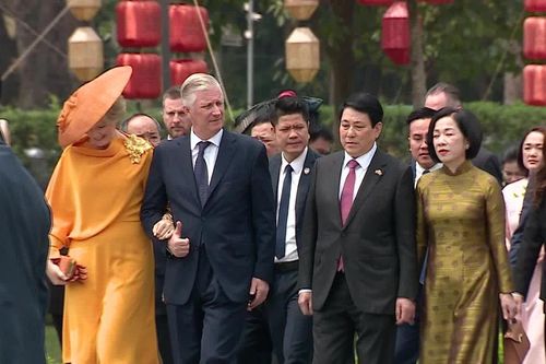 Chủ tịch nước Lương Cường và Nhà Vua Philippe tham quan Hoàng thành Thăng Long