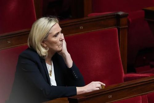 Chính trị gia cực hữu Marine Le Pen đối mặt tương lai chính trị bất định