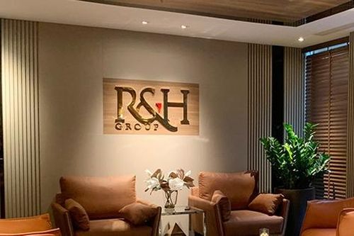 R&H Group của Chủ tịch Trương Quang Minh khất nợ hơn 54 tỷ đồng lãi trái phiếu