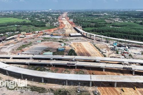 [Chùm ảnh] Cận cảnh tuyến đường kết nối Sân bay Long Thành chuẩn bị được thông xe kỹ thuật