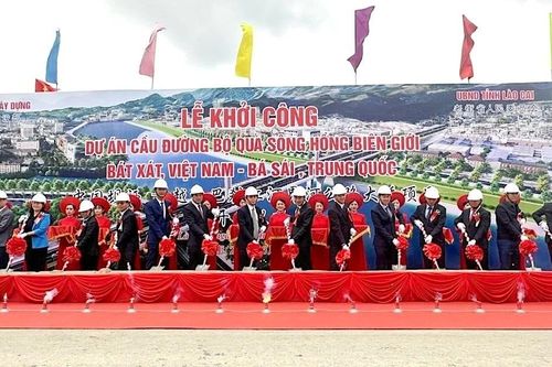 Khởi công Dự án cầu đường bộ qua sông Hồng tại biên giới Việt Nam-Trung Quốc