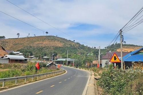 Đồng bào vùng khó nỗ lực phát triển kinh tế
