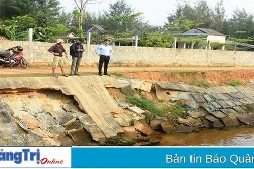 Kè chống xói lở bị sạt lở nặng ở xã Hải An