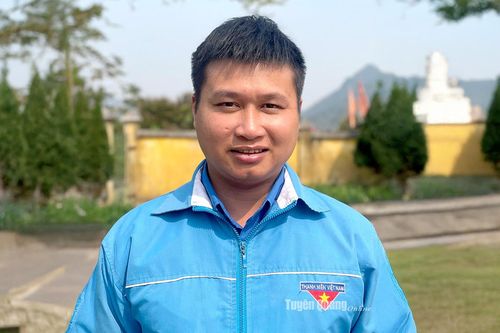 Truyền lửa cho thanh niên Mông