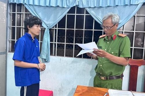 Vụ giết 2 người ở Vĩnh Long: Tạm giữ nghi phạm 16 tuổi