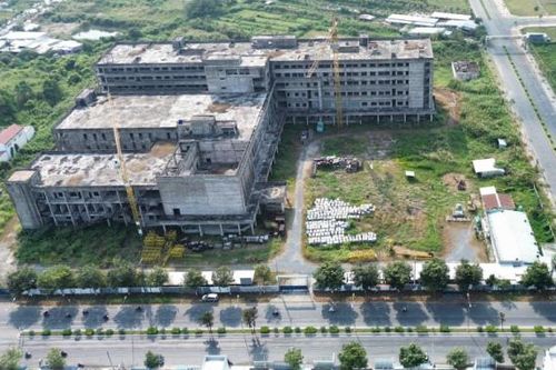 Cần Thơ kiểm tra dự án bệnh viện nghìn tỷ 'phơi sương'