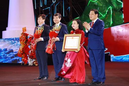 Phú Yên kỷ niệm 50 năm Ngày giải phóng và đón nhận Huân chương Lao động hạng Nhất