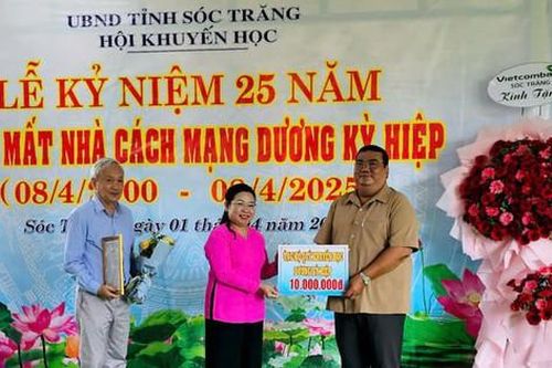 Hội Khuyến học tỉnh Sóc Trăng tiếp nhận Quỹ học bổng Dương Kỳ Hiệp