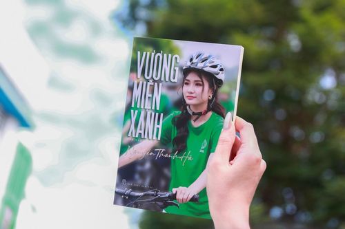 Hoa hậu Thanh Hà chia sẻ về cuốn sách đầu tay 'Vương miện xanh'