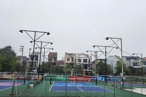 Loạn sân Pickleball không phép