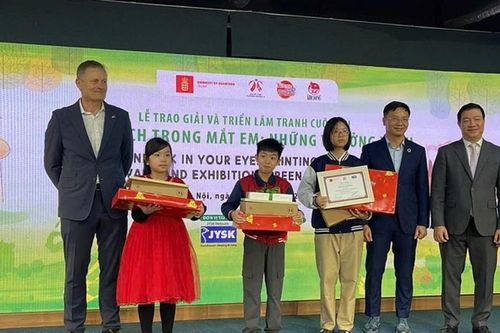 Đưa ý tưởng xanh lên trang vẽ