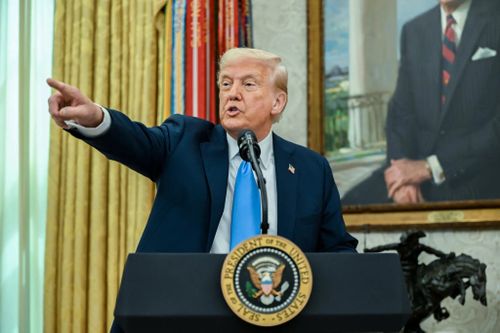 Vì sao ông Trump bỗng dưng nhắc tới 'nhiệm kỳ ba'?