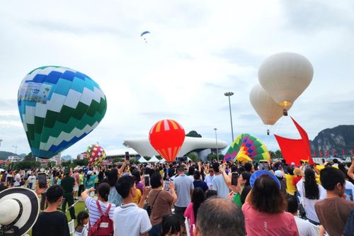 Sắp có dịch vụ bay khinh khí cầu ngắm vịnh Hạ Long