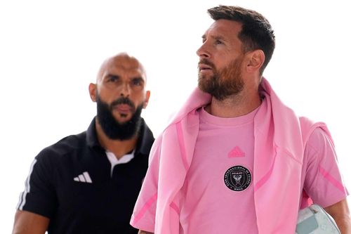Messi tỏ thái độ khi vệ sĩ bị cấm đến sân