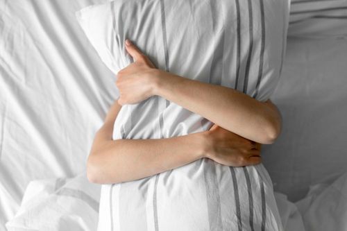 Thận đang dần mất chức năng, khi ngủ có thể gặp 4 dấu hiệu
