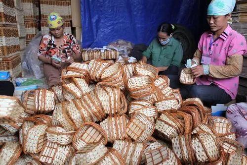 Miễn thuế để hộ kinh doanh 'lên đời' doanh nghiệp