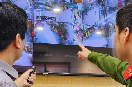 'Cận cảnh' quy trình xử phạt vi phạm môi trường qua camera giám sát tại phường Trúc Bạch