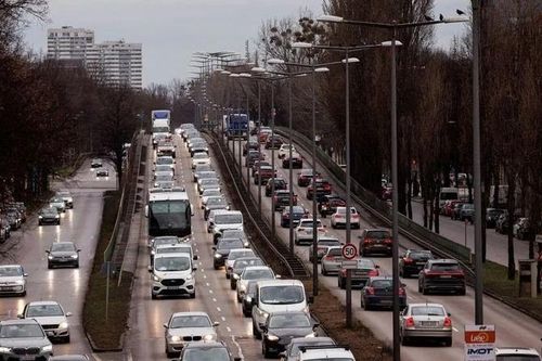 EU xử phạt nghiêm các nhà sản xuất liên minh tái chế ô-tô 'hết đát'