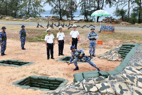 Bộ Tư lệnh Vùng 5 Hải quân kiểm tra kết quả huấn luyện tháng đầu tại các đơn vị