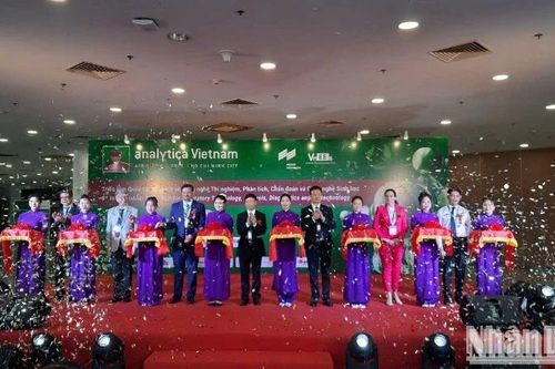 Khai mạc Triển lãm Analytica Vietnam 2025