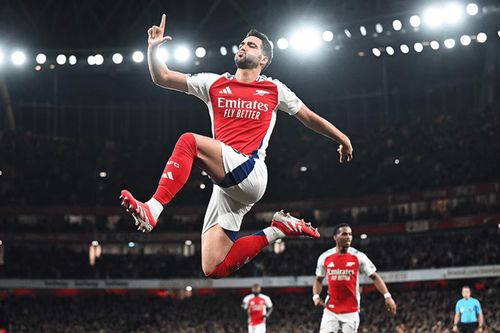 Arsenal bám đuổi Liverpool trên bảng xếp hạng Ngoại hạng Anh