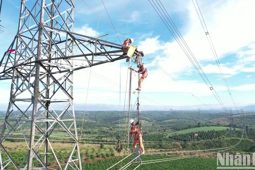 Nỗ lực bảo đảm vận hành an toàn lưới điện truyền tải nam miền trung và Tây Nguyên