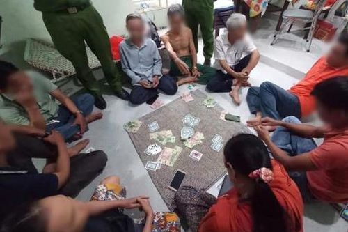 'Đầu bạc' sát phạt với 'đầu xanh'