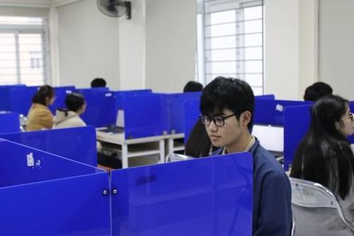 Kỳ thi Đánh giá năng lực HSA 2025: Điểm số tăng vọt, cuộc đua vào đại học ngày càng khốc liệt