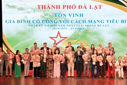 Đà Lạt tôn vinh các gia đình có công với cách mạng tiêu biểu
