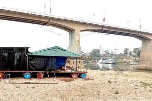Mực nước trên sông Lô xuống mức thấp nhất lịch sử