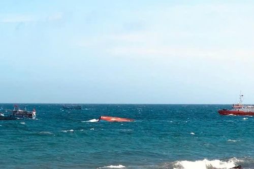 Tàu cá gặp nạn trên biển, 2 ngư dân Bình Thuận mất tích