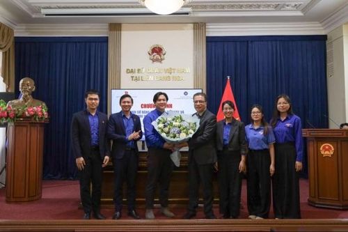 Đại sứ Đặng Minh Khôi gặp mặt và đối thoại với thanh niên, sinh viên Việt Nam tại Nga