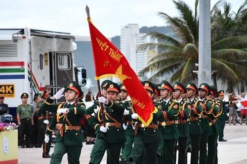 Hơn 1.600 người tham gia Lễ thượng cờ kỷ niệm Ngày Giải phóng tỉnh Khánh Hòa
