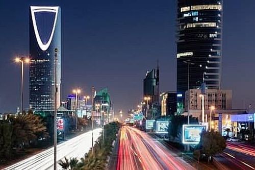 Tình thế tiến thoái lưỡng nan của Ả Rập Xê-út khi giá dầu ở mức thấp