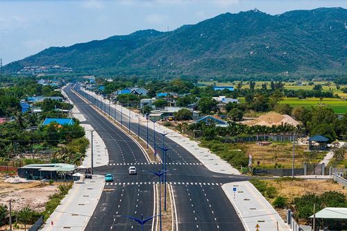 Hình hài tuyến đường 7.000 tỷ đồng băng qua đầm lầy ven biển