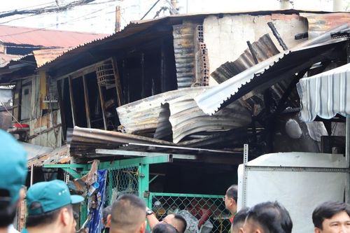 Vụ cháy nhà ở TPHCM: Người mẹ tử vong khi cố quay lại cứu con
