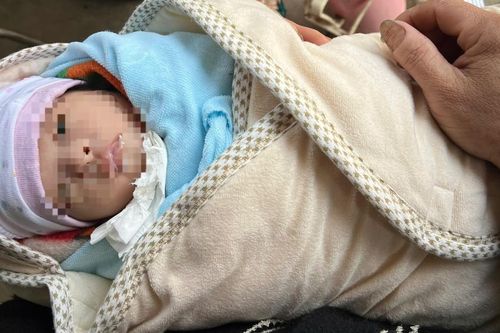Vụ bé gái bị bỏ rơi kèm bức thư 40 chữ: Chủ tịch xã thông tin bất ngờ