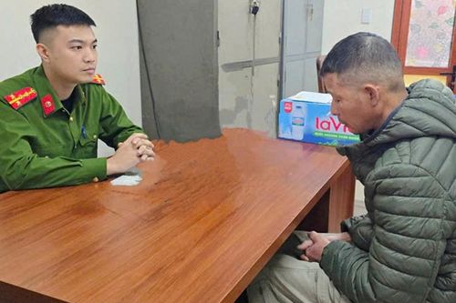 Tạm giữ đối tượng cầm kéo đâm cảnh sát ở Thái Nguyên