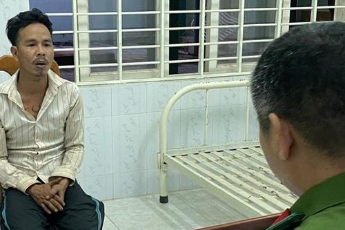 Cầm rựa đi giải quyết mâu thuẫn, chạy bộ la hét 2km trên đường