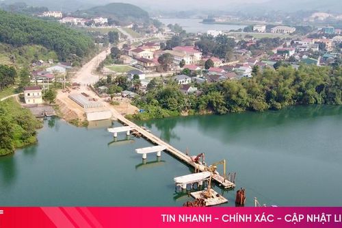 Tăng tốc thi công cầu 120 tỷ đồng ở Vũ Quang