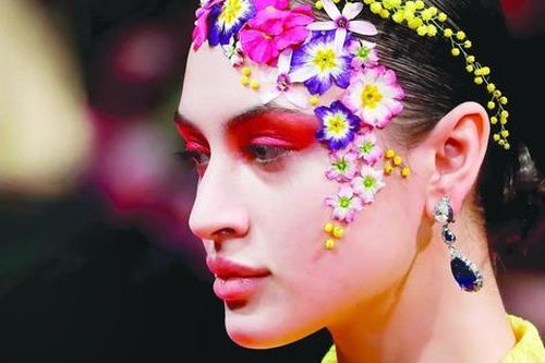Hóa nàng thơ với phong cách trang điểm 'hương sắc mùa Xuân'