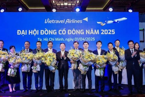 Con trai bầu Hiển làm chủ tịch Vietravel Airlines