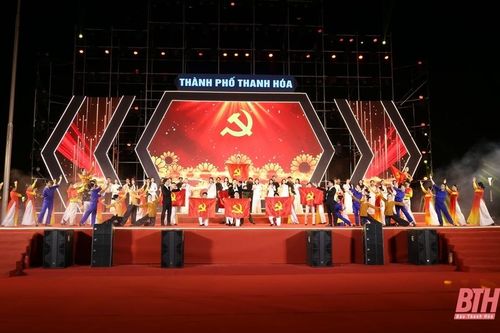Chương trình nghệ thuật '60 năm - Bản hùng ca Hàm Rồng'